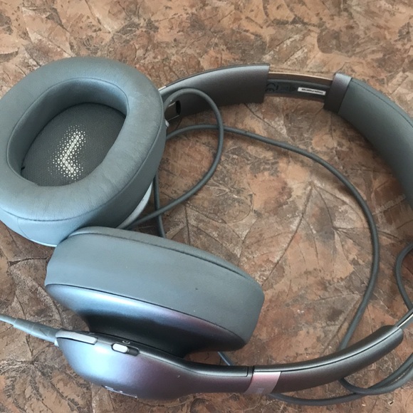 JBL Bluetooth headphones - Picture 8 of 15